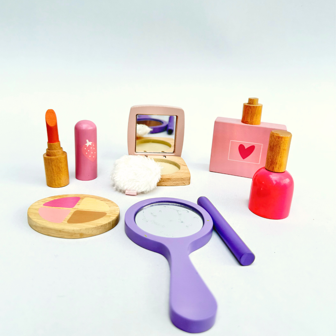Lovevudd Little Glam- Makeup Kit