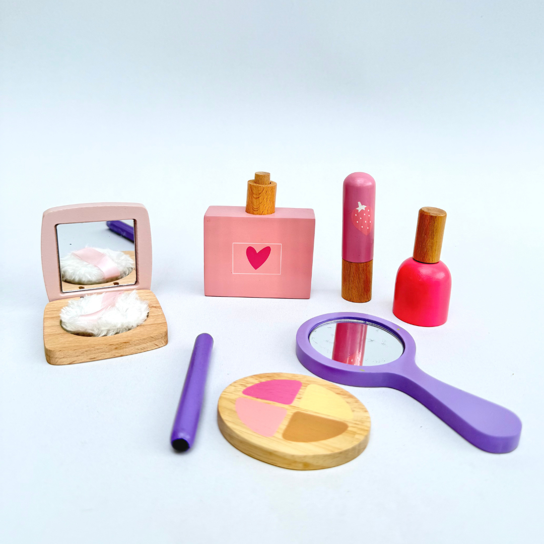 Lovevudd Little Glam- Makeup Kit