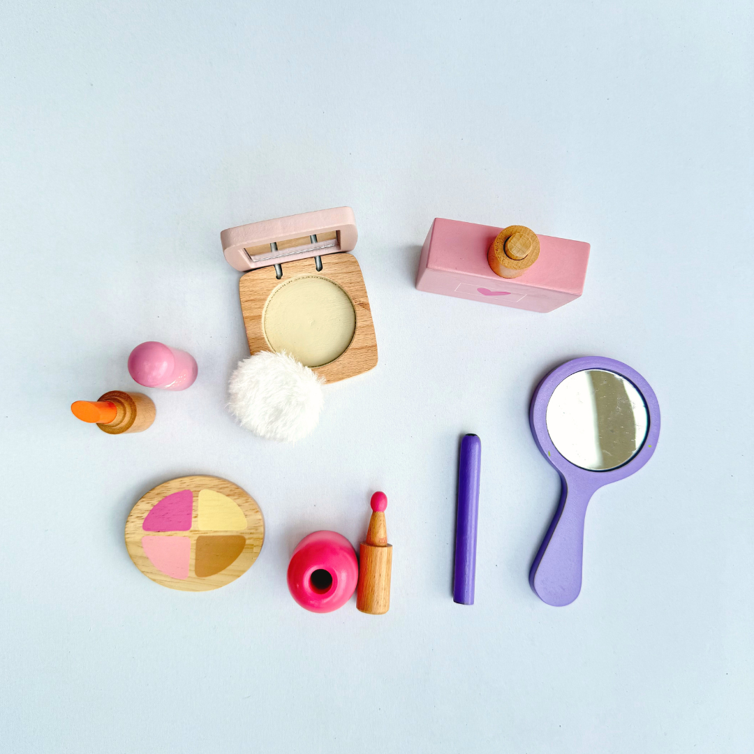 Lovevudd Little Glam- Makeup Kit